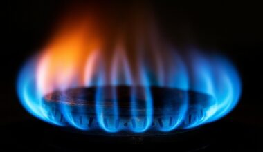 Natural gas ETFs get hit as warm-weather outlook drags futures; UNG, BOIL, KOLD in focus