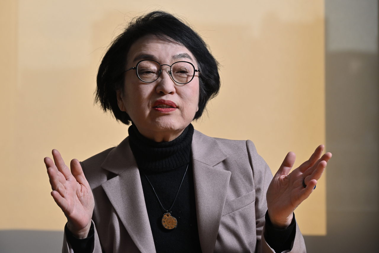 Kim Jin-ai, chief commissioner of the Presidential Commission on Architecture Policy, speaks during an interview with The Korea Herald at her office in downtown Seoul, Dec. 22. (Im Se-jun/The Korea Herald)