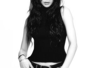 Taeyeon renews contract with SM Entertainment