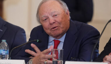 Trump promises oil executives ‘total safety’ if they invest in Venezuela | News, Sports, Jobs