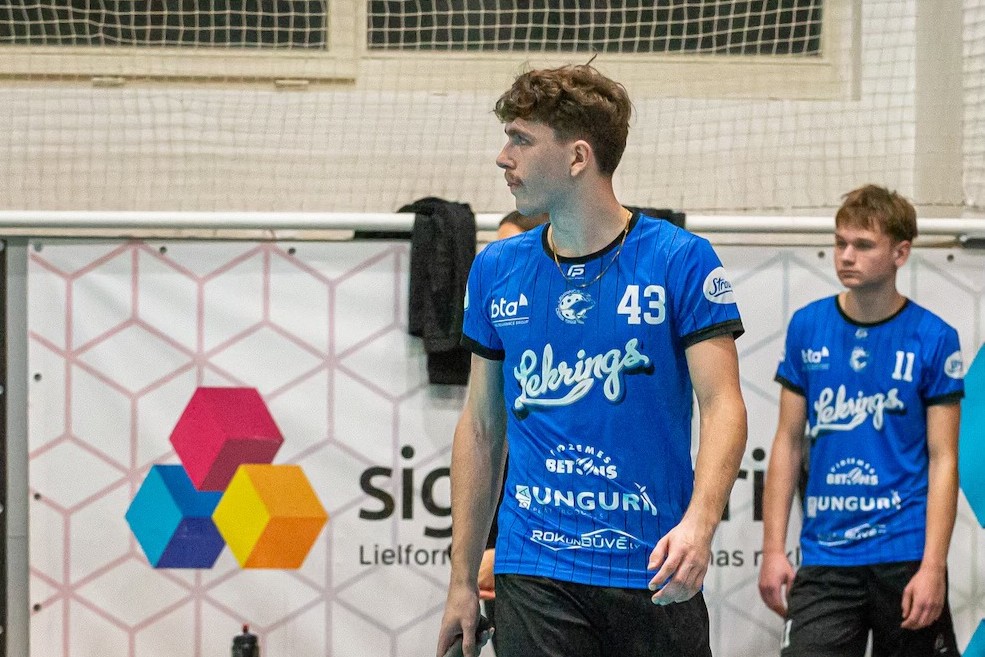 Latvijas Florbola savienība » LV » 2025/2026 » Jaunumi » Cēsu "Lekrings" izglābjas Ādažos un uzvar pagarinājumā