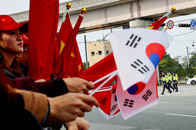 China to host South Korean leader amid tensions with Japan