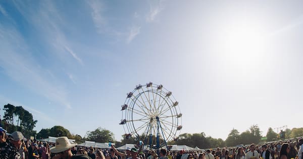 Men warned to stop swinging seat before falling from ferris wheel
