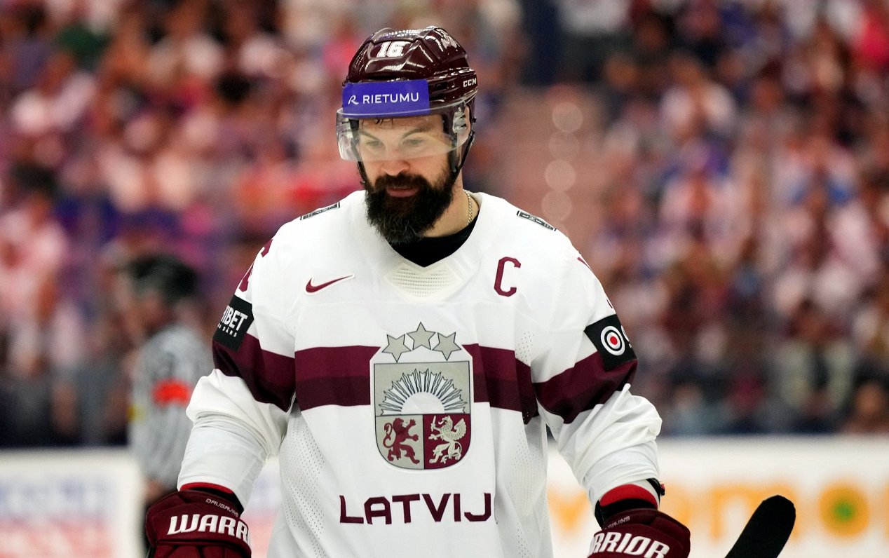 Latvijas hokeja izlases kapteinis Kaspars Daugaviņ&scaron; 2024. gada pasaules čempionātā.