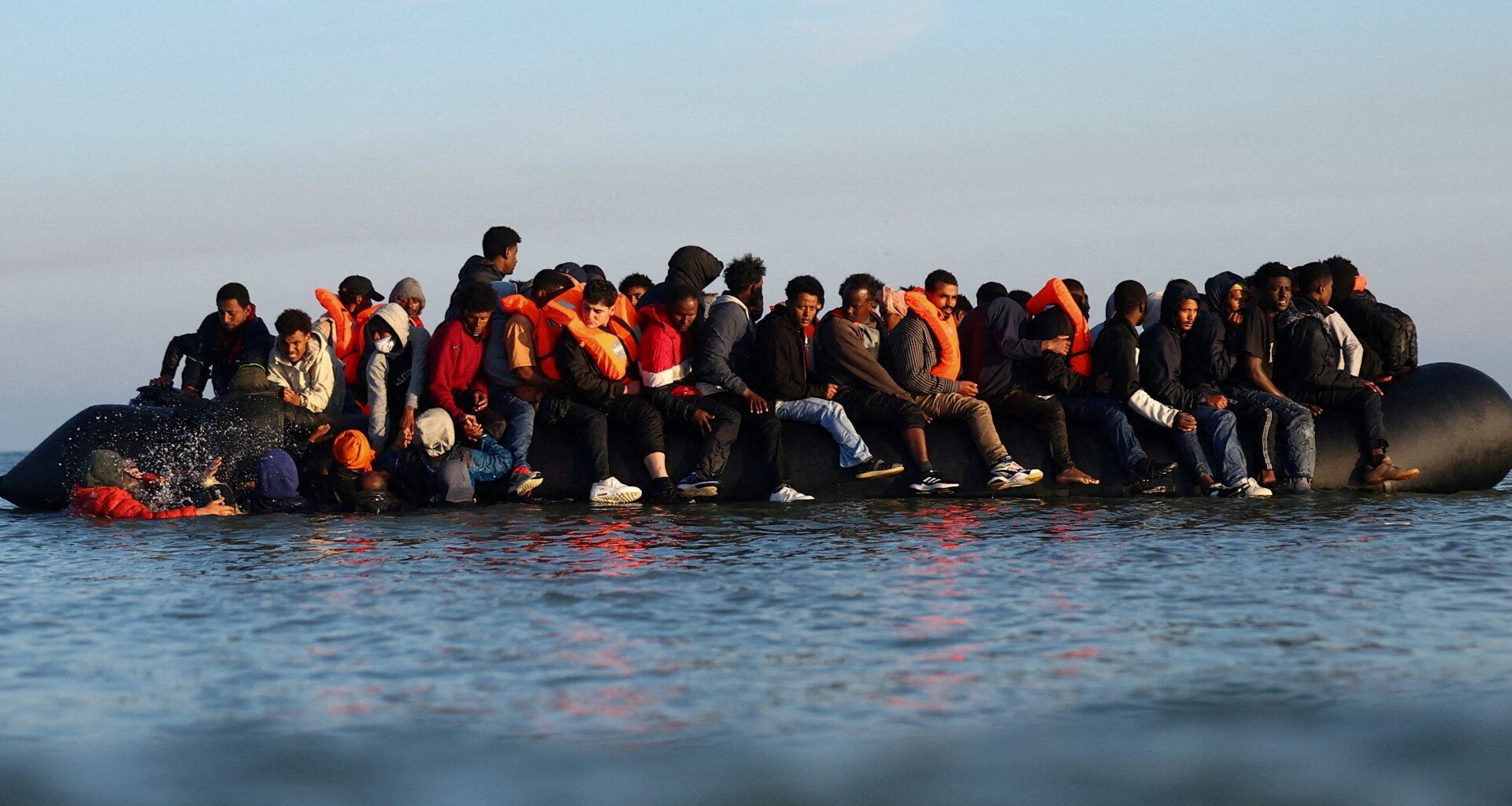 France bans 10 far-right UK activists for targeting migrant boats | Migration News