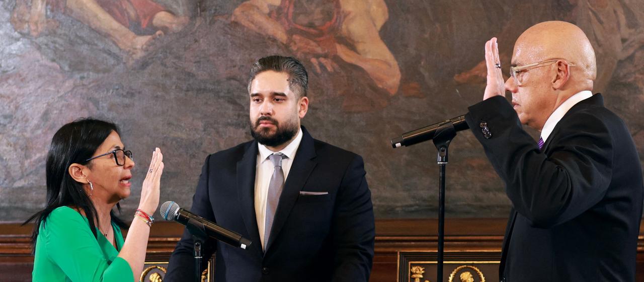 Delcy Rodríguez bei ihrer Vereidigung als venezolanische Übergangspräsidentin | AFP Delcy Rodríguez bei ihrer Vereidigung als venezolanische Übergangspräsidentin