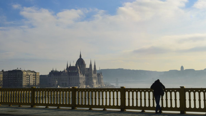Rögtön az év elején euróban adósodik el Magyarország