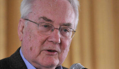 A társadalom nem fogta fel: Magyarország a halálába rohan azzal, ha támogatja Orbán Viktort – figyelmeztet Róna Péter