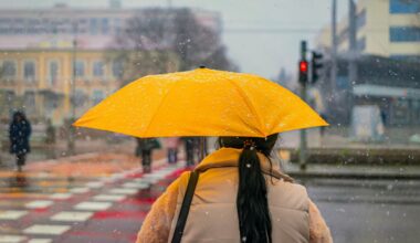 Vremea azi, 23 ianuarie 2026. România, împărțită între ninsori și ploi. Ce temperaturi vor fi