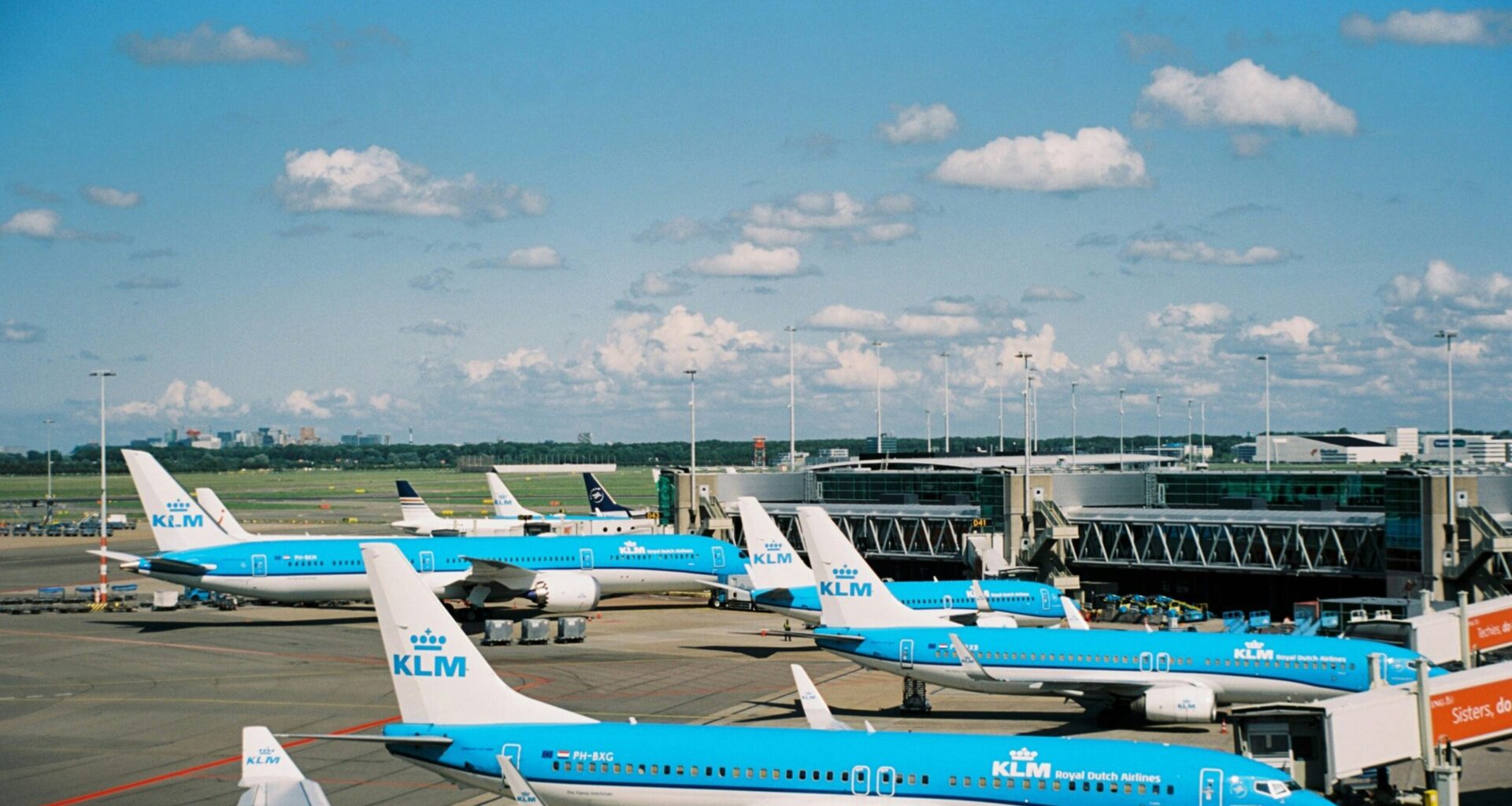 Croats Spend Record Sums on Trips Abroad in 2025