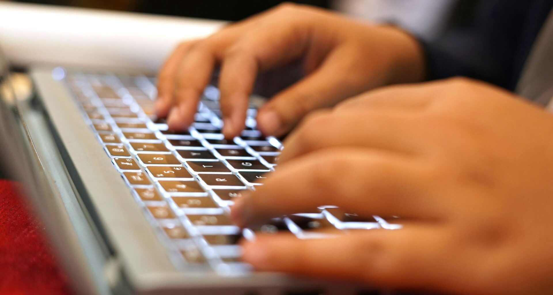 OECD: Slovenija napreduje pri digitalizaciji javnega sektorja