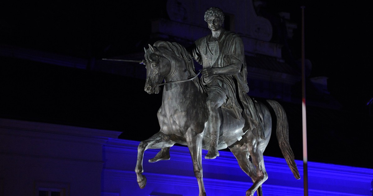 Polska historia jest pełna czarnych kart. To książka dla każdego obywatela RP!