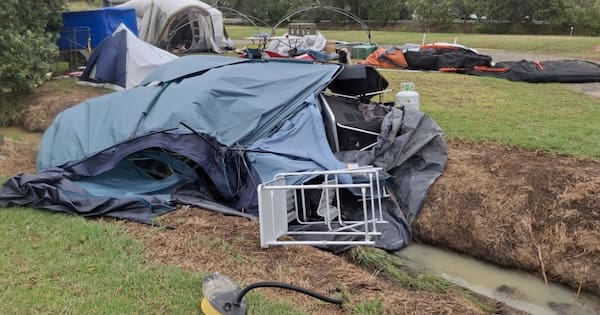 Around 80 trapped Northland campers home after massive slip