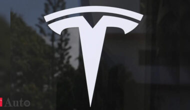 Tesla sales fall in big European markets but set record in Norway, ETAuto