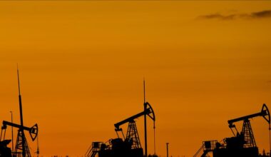 Oil prices rise on reduced risk of near-term Iran conflict