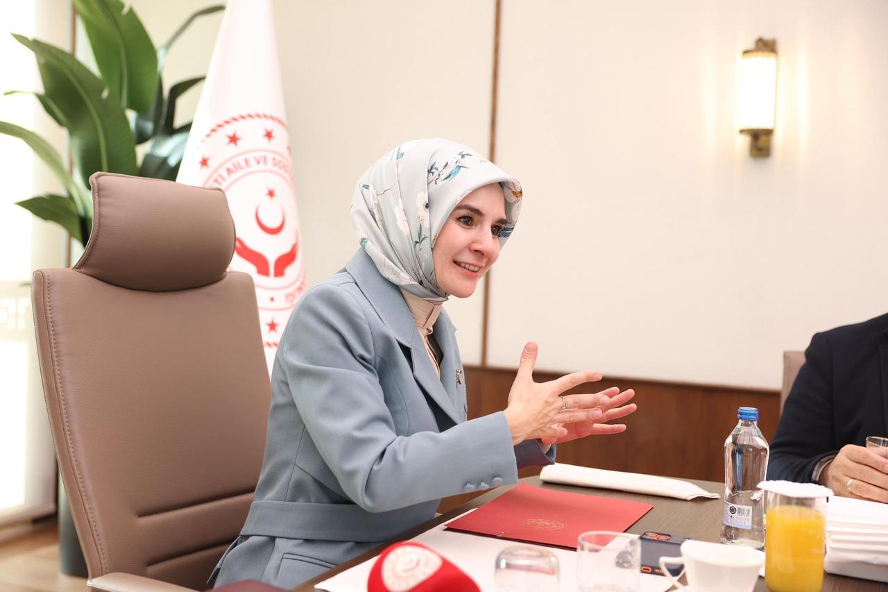 Family and Social Services Minister Mahinur Ozdemir Goktas met with representatives of press organizations at the Darulaceze Social Life City. Istanbul, Türkiye, January 7, 2025. (AA Photo)