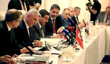 Turkish Trade Minister Omer Bolat and Iraqi Trade Minister Atheer Dawood Al-Ghurairi sign the second-term protocol of the Türkiye-Iraq Joint Economic and Trade Committee (JETCO) during an official ceremony in Baghdad, Iraq, on Oct. 30, 2025. (AA Photo)