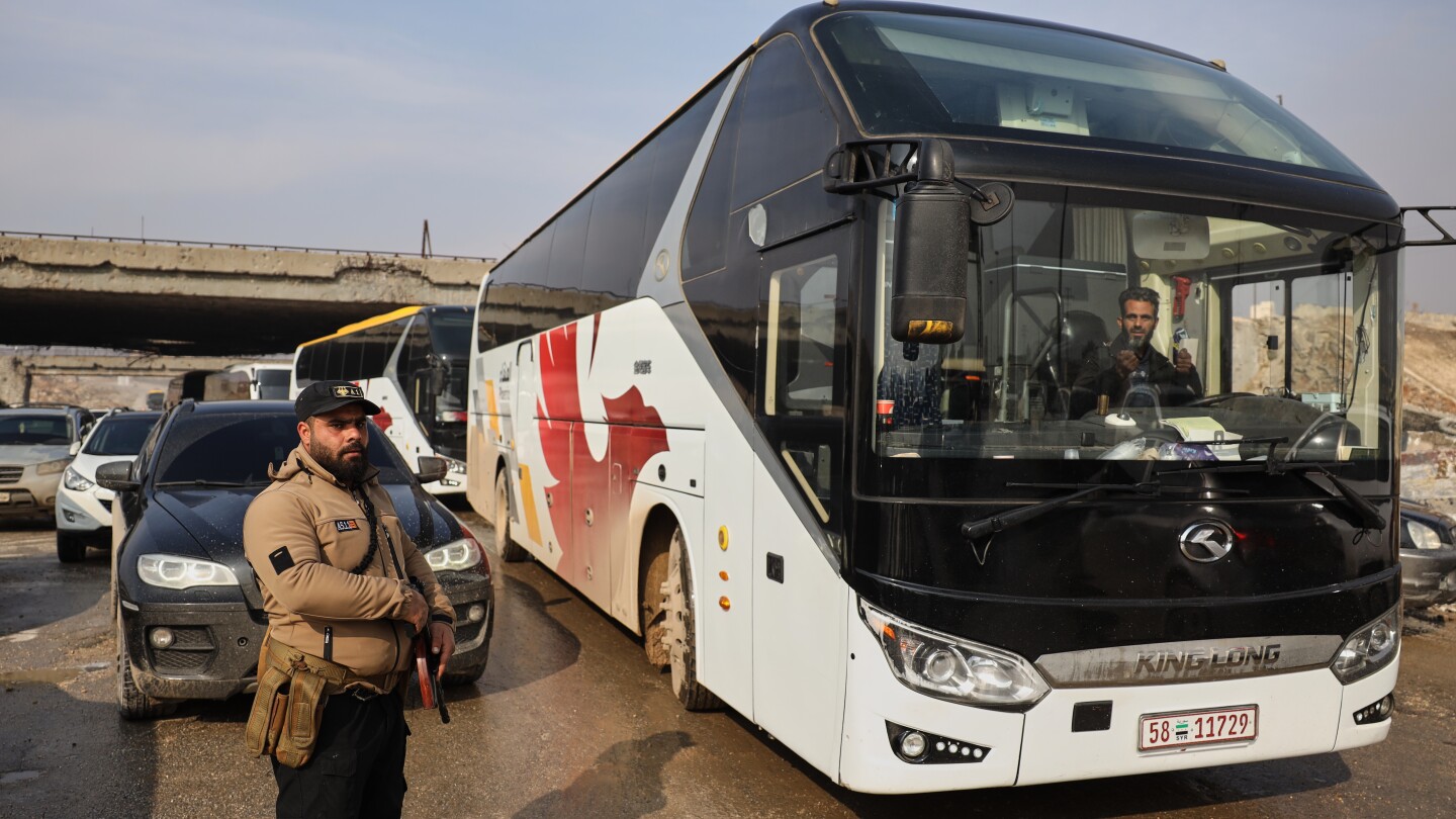 Aleppo ceasefire falters as fighting resumes after Syria's defense ministry announcement