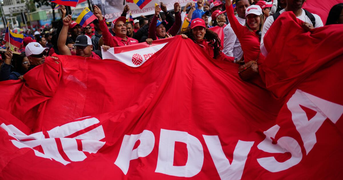 Venezuelan lawmakers vote to ease state grip on oil, abandoning a key socialist tenet