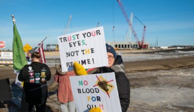 Reported JD Vance visit draws impromptu protest at Harwood data center site - InForum