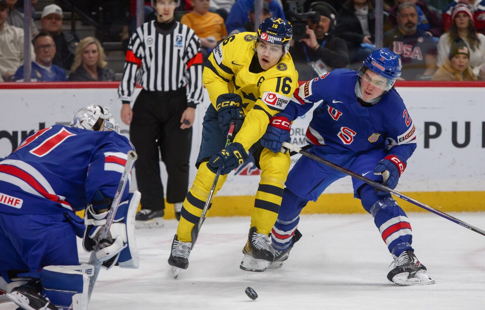 Photos: USA, Sweden World Junior Championship hockey on Dec. 31, 2025 - Post Bulletin