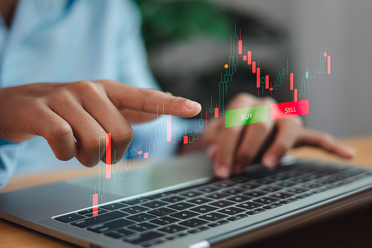 Indul a nagy éveleji kötvényshow, Magyarország is beáll a sorba