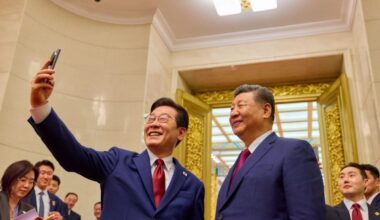 South Korea walks a narrow bridge between China and Japan