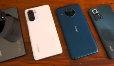 Collection of various brand smartphones representing the refurbished mobile device market that Colombian startup Refurbi serves across Latin America.