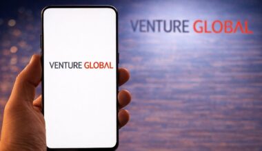 Venture Global (VG) stock slips after a 10% jump as January LNG export record bets cool