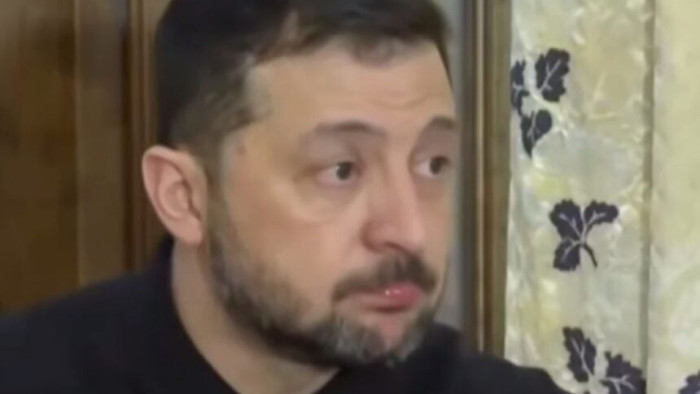 Zelenszkij a saját távozását készítheti elő