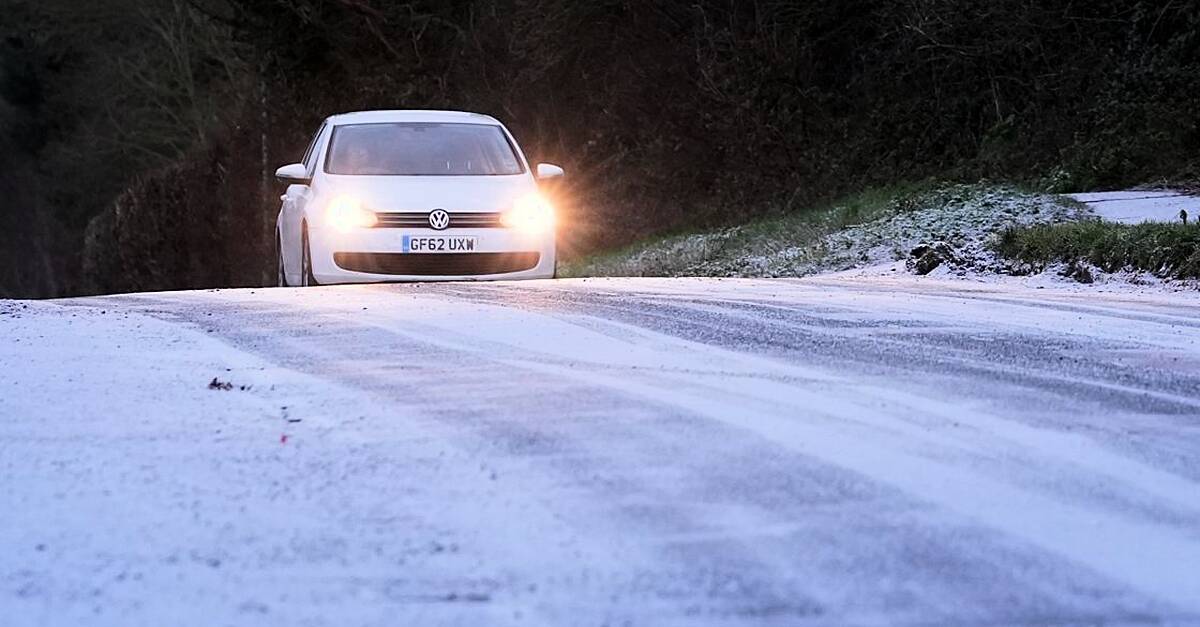 Weather warnings in place as snow and ice hit Ireland