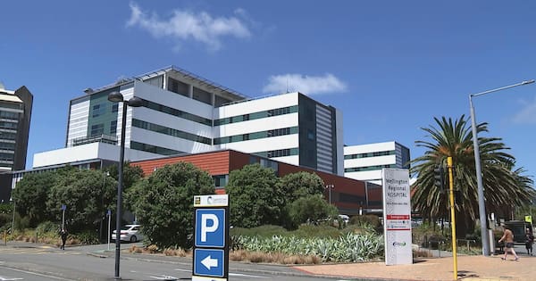 Woman not seen by doctor after 11 hours in emergency department