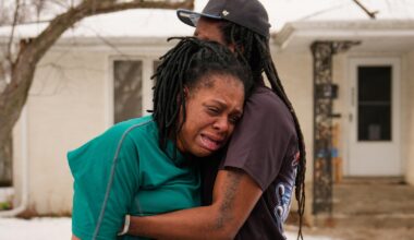 Video captures Minneapolis immigration arrest in a city on edge after shooting of Renee Good