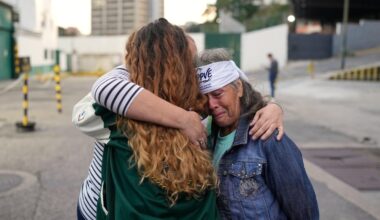 Families of prisoners in Venezuela wait in anguish as promised releases trickle