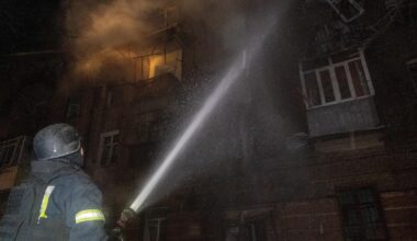 Russian attacks on Ukraine kill 1, wound dozens ahead of second day of peace talks