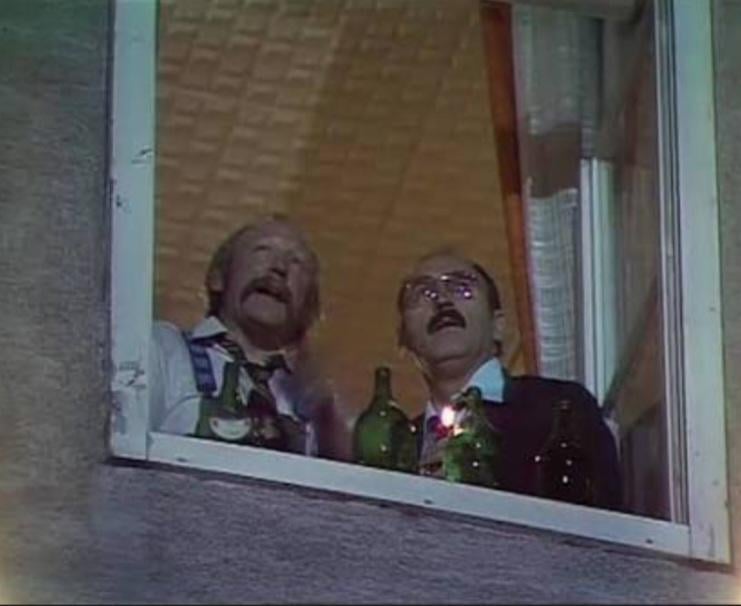 In welcher Straße welches Haus war das wo das legendäre Raketenschießen gedreht wurde? Gibt es das Haus noch?