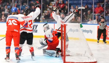 Marná víra v zázrak. Snaživé Češky na Kanadu neměly a zahrají si o bronz | Hokej.cz