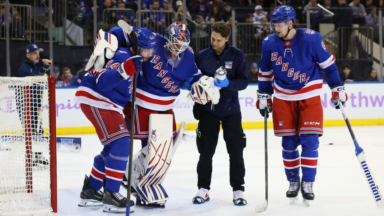 Shesterkin leaves Rangers game against Mammoth with lower-body injury
