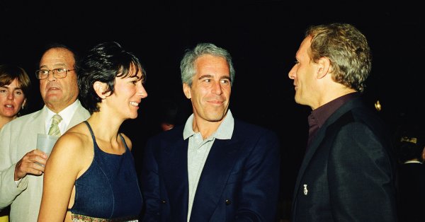 Джефри Епстийн е набирал момичета и от България?