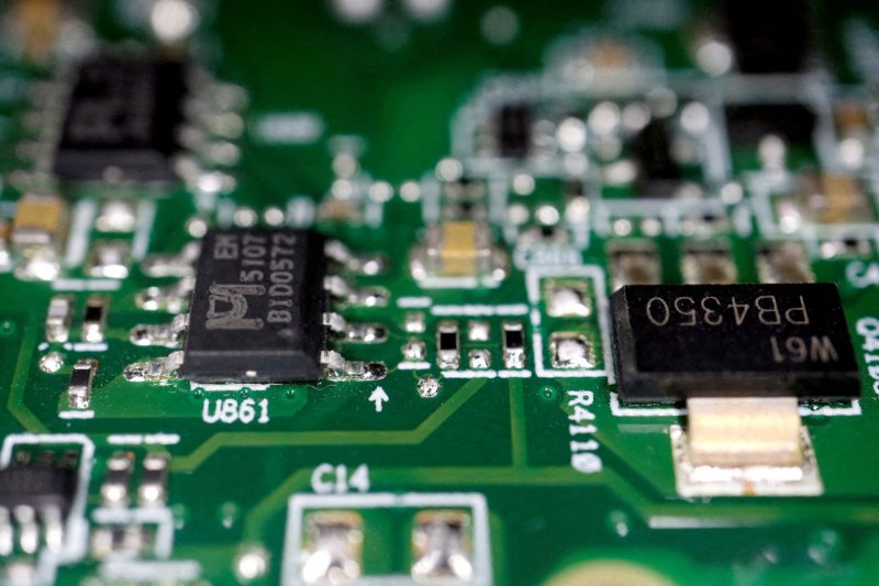 Taiwan says shifting 40% of chip capacity to US