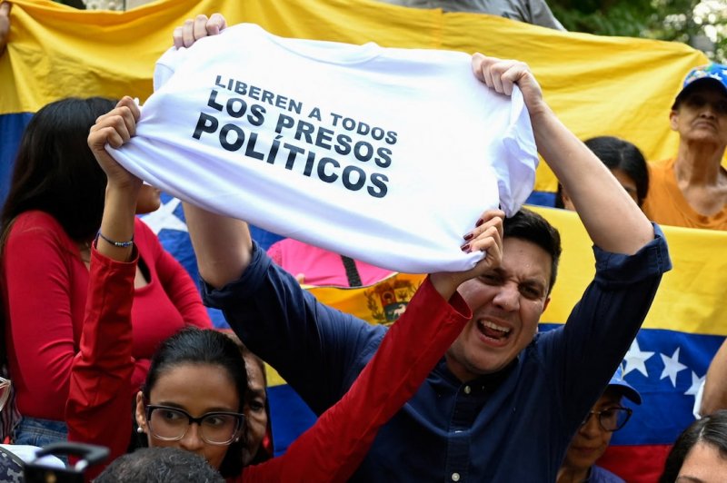Venezuela releases 17 political prisoners amid amnesty bill debate