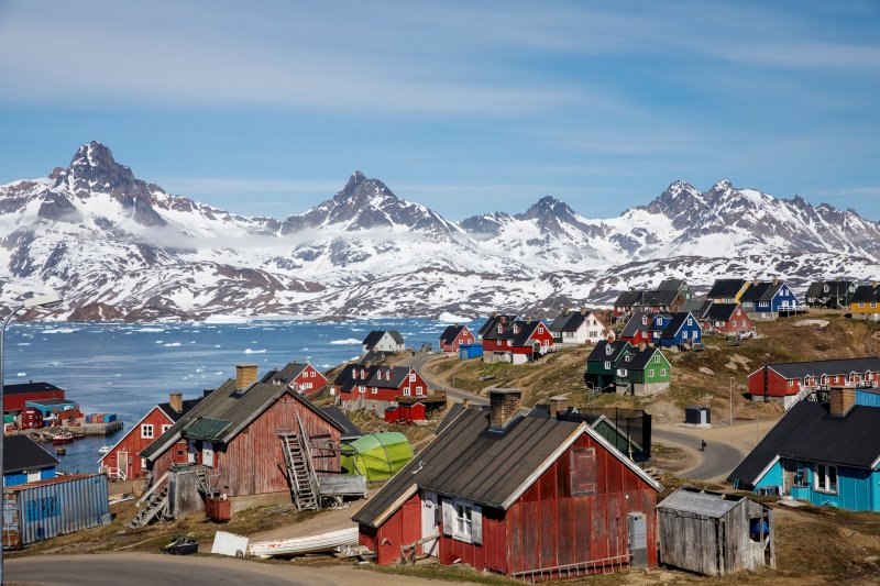 Denmark king visits Greenland amid US tensions