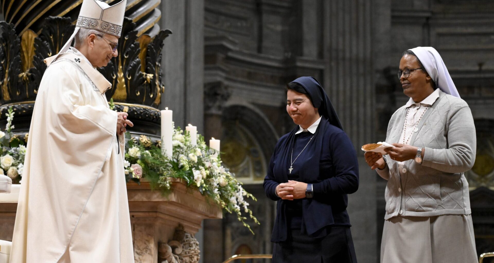 Pope praises religious for courageous witness serving the marginalised