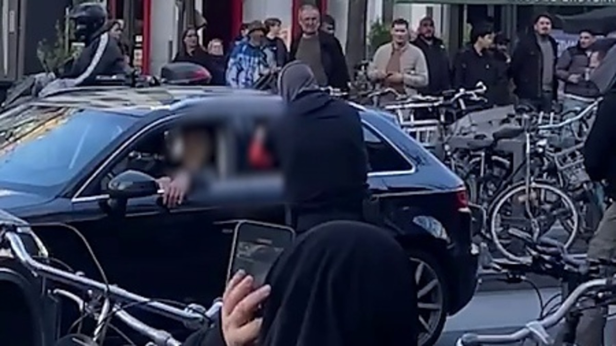 Beelden tonen opvallende arrestatie in centrum van Antwerpen: politie houdt bestuurder onder schot