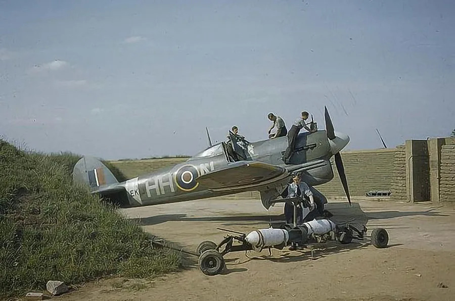  Hawker Typhoon