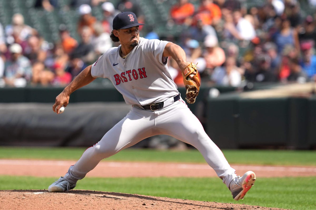 Red Sox trade reliever Jordan Hicks to White Sox as part of prospect swap: Sources
