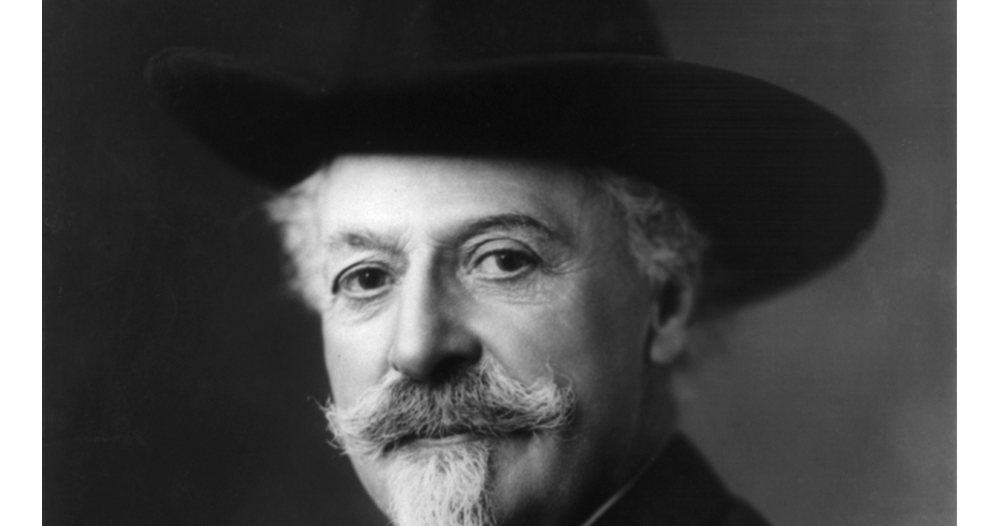 Бащата на Сандокан си прави харакири, за да сложи край на потъналия си в дългове живот