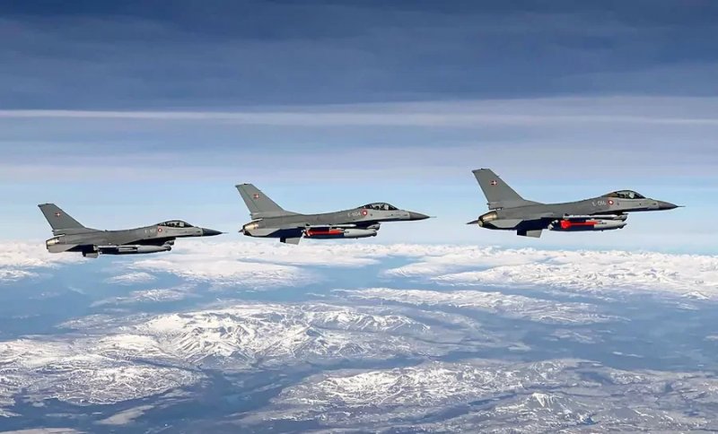 Denmark to transfer key defense tasks to Air Greenland
