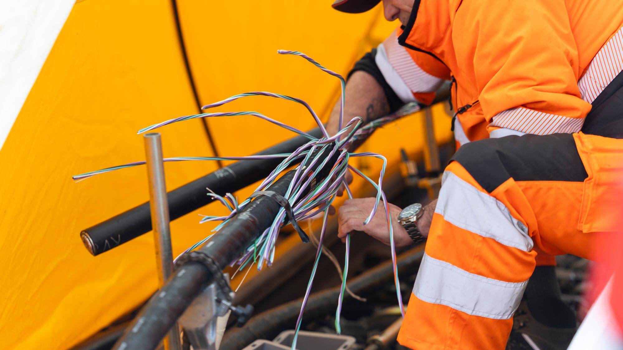 Travail sur les câbles à la gare de Lausanne, 16 février 2026. — © CYRIL ZINGARO / keystone-sda.ch Travail sur les câbles à la gare de Lausanne, 16 février 2026. — © CYRIL ZINGARO / keystone-sda.ch