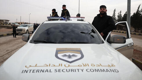 Security forces continue to deploy in northeast Syria after Damascus-SDF deal